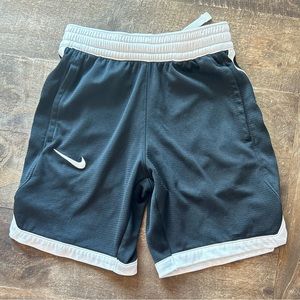 Nike Elite Shorts Boy Size 6